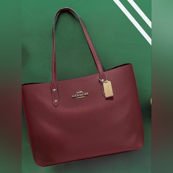 Coach Handbags - NWT AUTHENTIC COACH TOWN TOTE